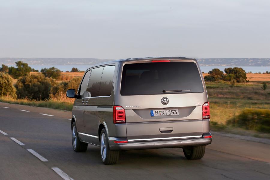  Volkswagen Multivan 2015 года  (фото 7 из 20)